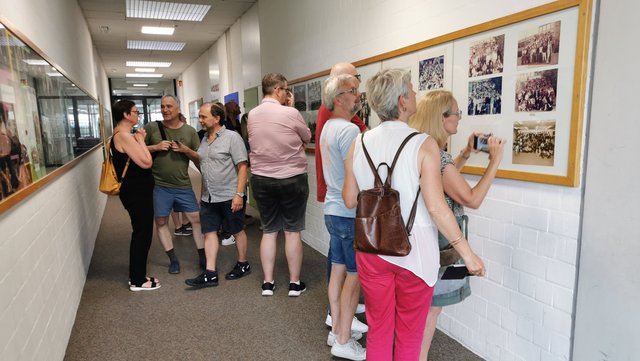 Begutachtung der alten Abiturfotos